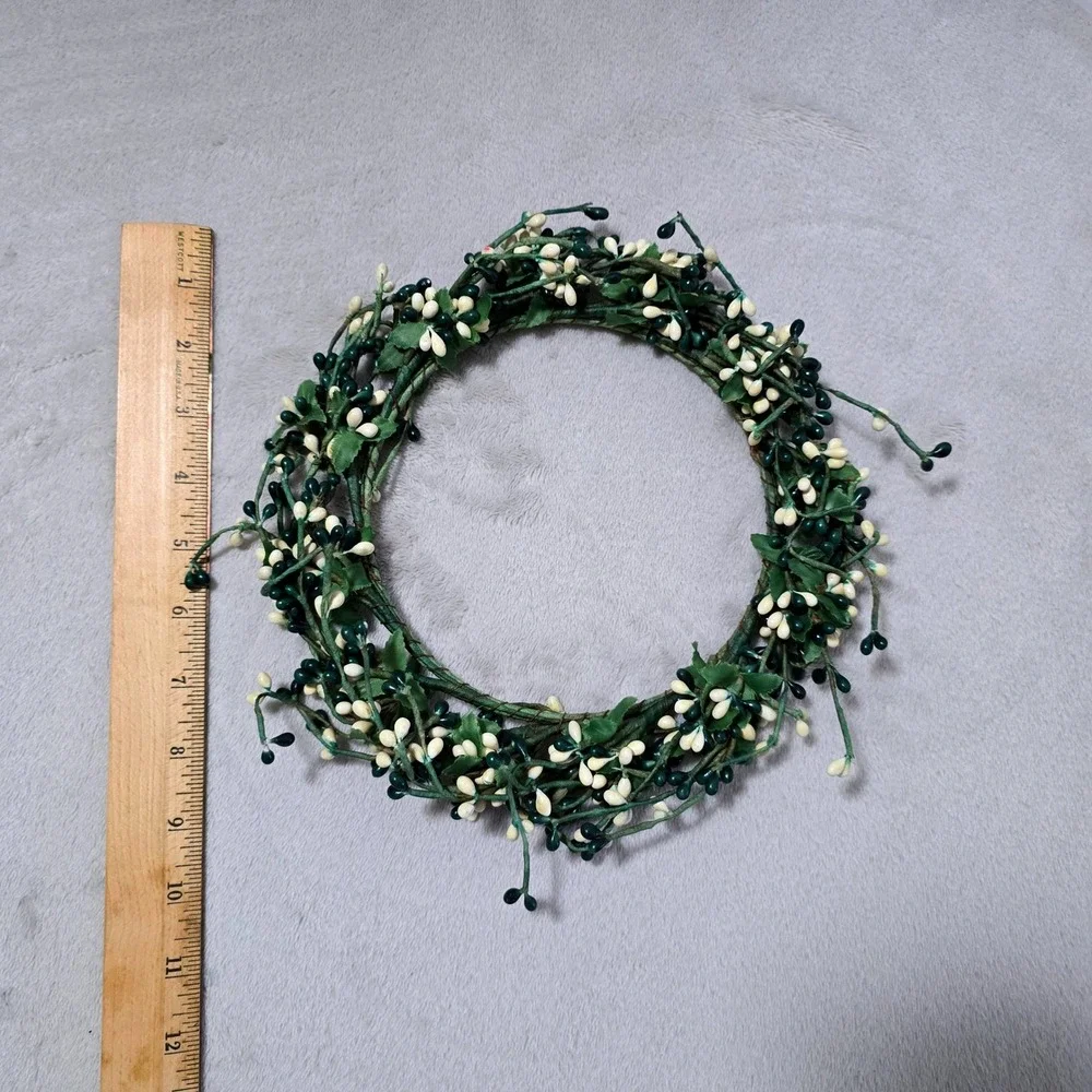 Vintage Black Metal 7-Candle Votive Holder Folding Pip Berry Wreath Centerpiece